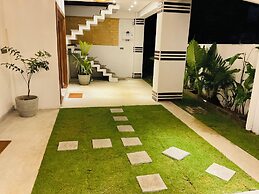 Room in Villa - Surf 247 Weligama - Deluxe Double Room With Side Sea V