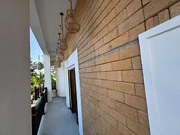 Room in Villa - Surf 247 Weligama Hotel