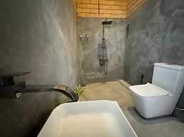 Room in Villa - Surf 247 Weligama Deulux Room