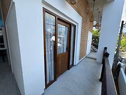 Room in Villa - Surf 247 Weligama Deulux Room