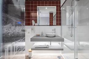 King David Suites 301 by Homie