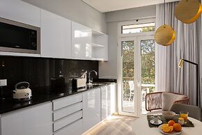 King David Suites 202 by Homie