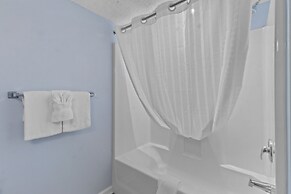 Yacht Club Villas #2-301 3 Bedroom Condo by RedAwning