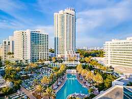 FontaineBleau Resort Balcony w/ Ocean plus Bay View