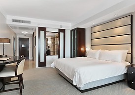 FontaineBleau Resort Balcony w/ Ocean plus Bay View