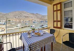 2islands Waterfront House