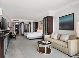 FontaineBleau Resort Ocean plus Bay View w/ Balcony