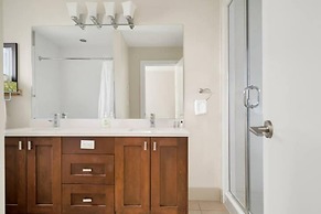 3BR Lakeside Dream Penthouse