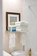 3BR Lakeside Dream Penthouse