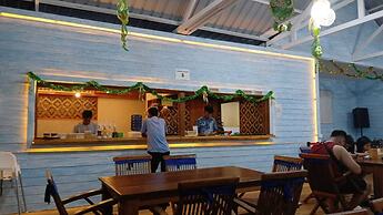 Kelong Pancing Madu Tiga