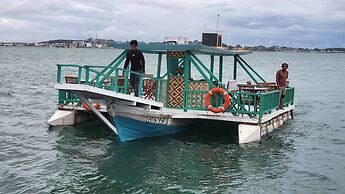 Kelong Pancing Madu Tiga