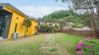 Hoengseong Withpet Village