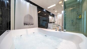 Hoengseong Withpet Village