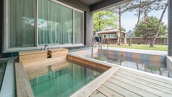 Hoengseong Withpet Village