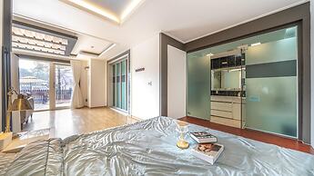 Hoengseong Withpet Village