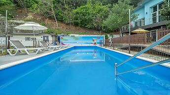 Hoengseong Withpet Village