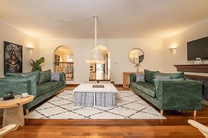 Riverside Hidden Oasis