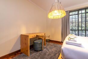 Riverside Hidden Oasis