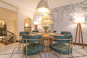 Riverside Hidden Oasis