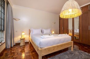 Riverside Hidden Oasis