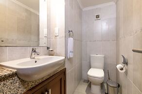 Riverside Hidden Oasis