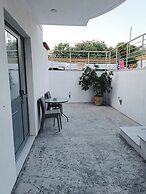 Sun Day Apartments free airport transfer