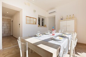 2317 Villa Rose by Barbarhouse