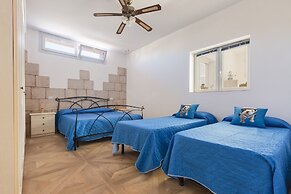 2317 Villa Rose by Barbarhouse