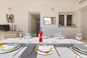 2317 Villa Rose by Barbarhouse