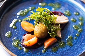 Marshall Meadows Manor House