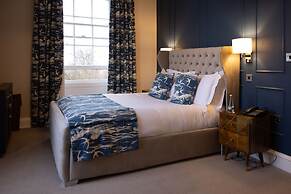 Marshall Meadows Manor House