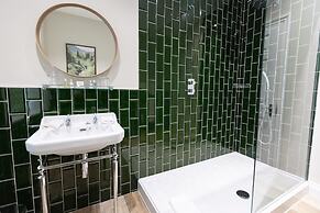 Marshall Meadows Manor House