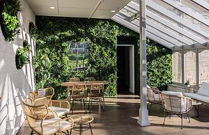 Marshall Meadows Manor House