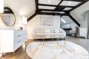 Marshall Meadows Manor House