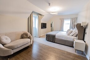 Marshall Meadows Manor House