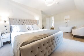 Marshall Meadows Manor House