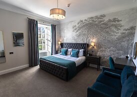 Marshall Meadows Manor House