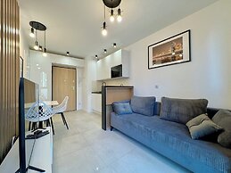 Aura 40 by Q4 Apartments