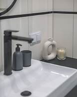 Aura 40 by Q4 Apartments