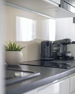 Aura 40 by Q4 Apartments