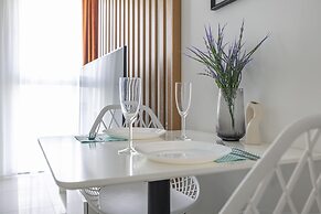 Aura 40 by Q4 Apartments