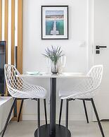 Aura 40 by Q4 Apartments