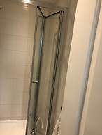 Impeccable 2-bed Apartment in Orpington