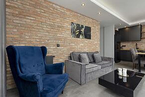 Milionowa Loft Apartment by Renters