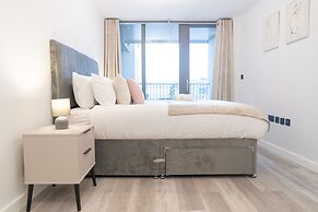 Apex Lofts Suite - 2 bed 2 Bath w/ Rooftop Terrace