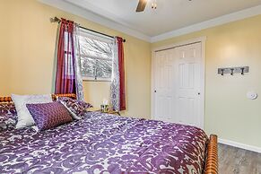 Cozy Richmond Home w/ Fire Pit: Walk, Bike & More!