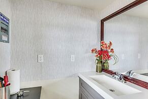 Lakefront Panama City Studio w/ Hot Tub Access