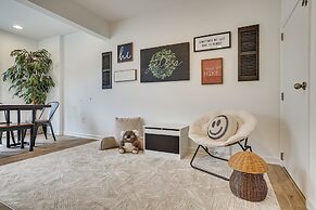 Charles Town Townhome: 9 Mi to Harpers Ferry