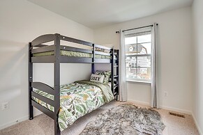 Charles Town Townhome: 9 Mi to Harpers Ferry