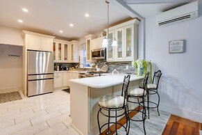 Pet-friendly Salem Apartment w/ Shared Deck!